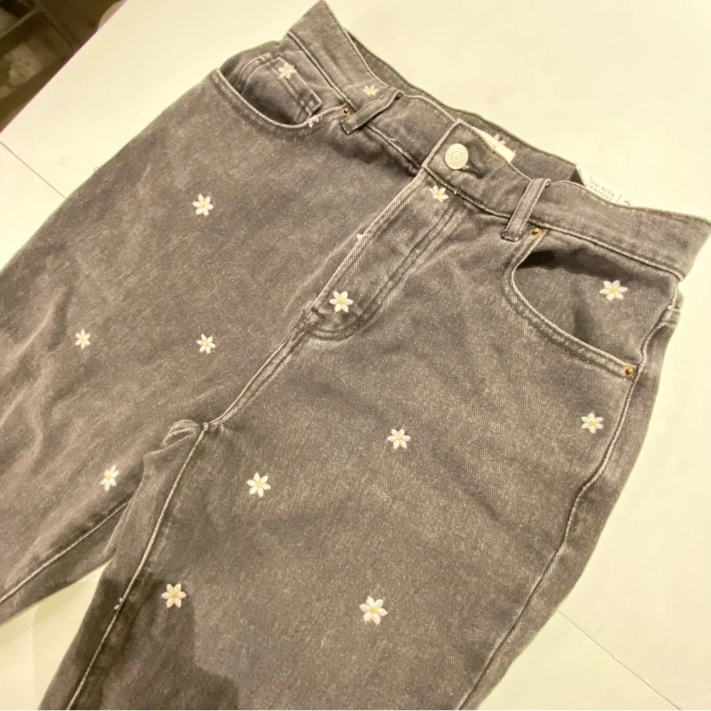 PacSun Highrise Straight Leg Black Embroidered Daisy Floral Jeans size 26 2 - Picture 10 of 14